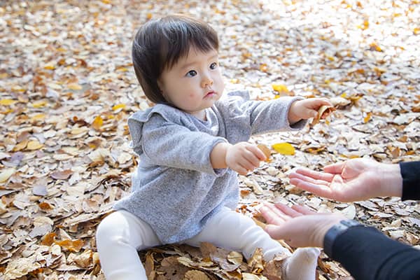 1歳の誕生日を迎えた女の子