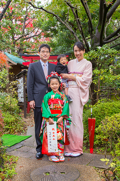 東京都八王子市のお店に出張撮影した七五三記念の家族写真