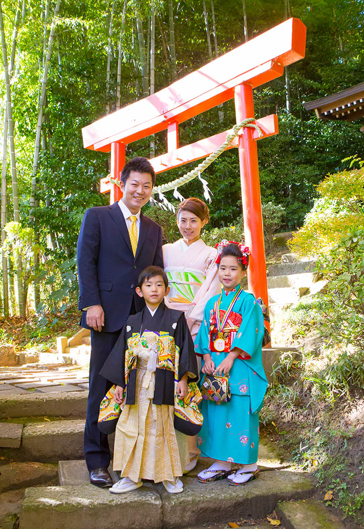 神奈川県川崎市麻生区の琴平神社に出張撮影した七五三詣での家族の写真